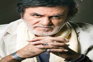 تیپ متفاوت پسر حبیب محبیان در مراسم سالگرد پدرش