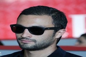 واکنش امیر جدیدی با دیدن پرچم ایران تولید شده در چین!!