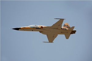 رونمایی از نخستین جنگنده ایرانی با نام کوثر با حضور روحانی!