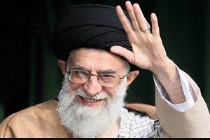 عکسی دیده نشده از سید علی خامنه ای در یک اردو!
