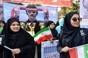 دانشجویان خارجی در راهپیمایی ۱۳ آبان در تهران!