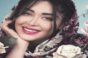 عکس های جدید سارا منجزی با اکستنشن مو هایش!
