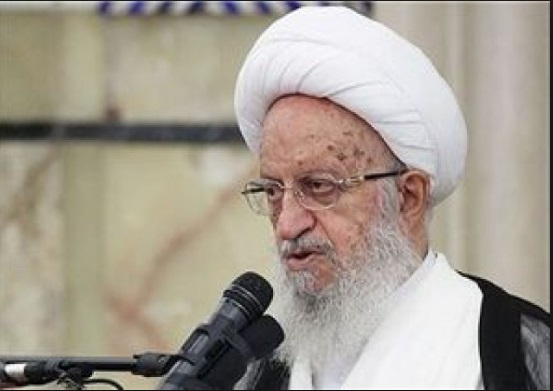 انتقاد مکارم شیرازی از روحانی : سخنان شما درباره حجاب زننده بود!