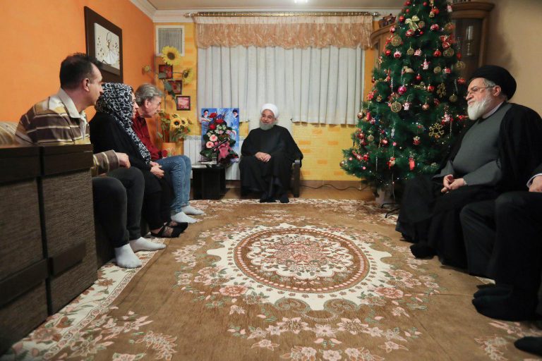 دکتر روحانی در منزل جانباز مسیحی با آغاز سال 2019