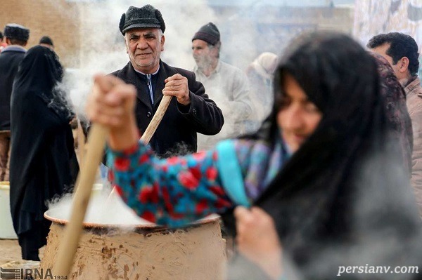 تصاویری از برگزاری آیین سنتی سمنوپزان در شهر درق