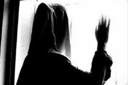 ناگفته های دختر مشهدی از بیماری عجیب پوستی اش | همه ازم فرار می کنند!