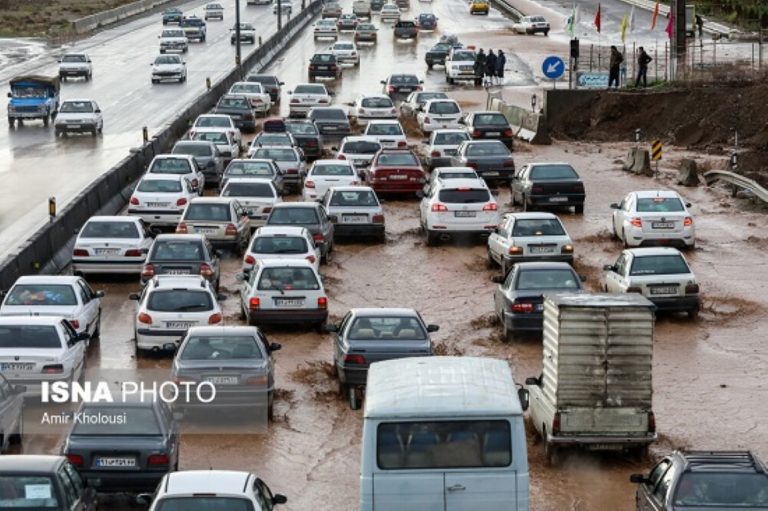 تصاویری از وضعیت تهران پس از باران و آبگرفتگیهای ناشی از آن
