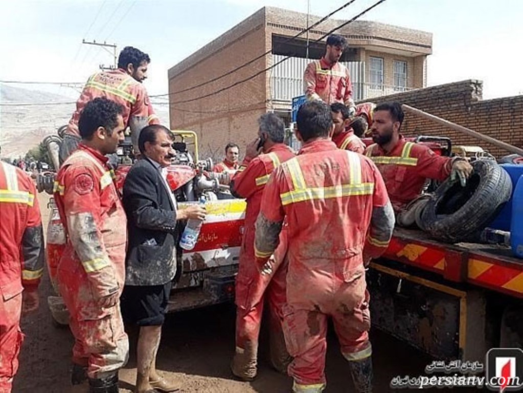 تصاویری از امدادرسانی آتش‌ نشانان تهرانی به هموطنان سیل‌زده