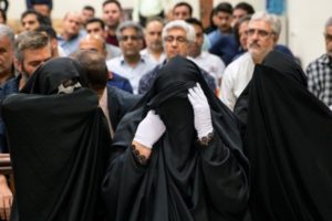 شلوار لی و روسری رنگی متهمان زن در دادگاه!!