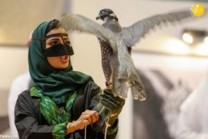 علاقه زنان سعودی عربستان به شاهین شکاری!!