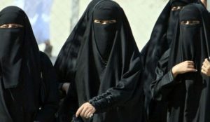 لباس عجیب نظامی زنان عربستان