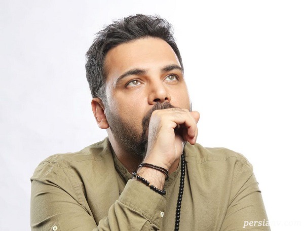 جدیدترین تصویر احسان علیخانی و دریافت جایزه در جشن حافظ