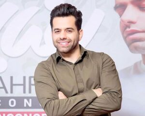 سلفی جالبی که رضا بهرام و مادرش با خواهرش گرفت