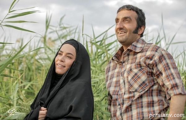 شادی ملیکا شریفی نیا بخاطر بارش باران پشت صحنه سریال نجلا