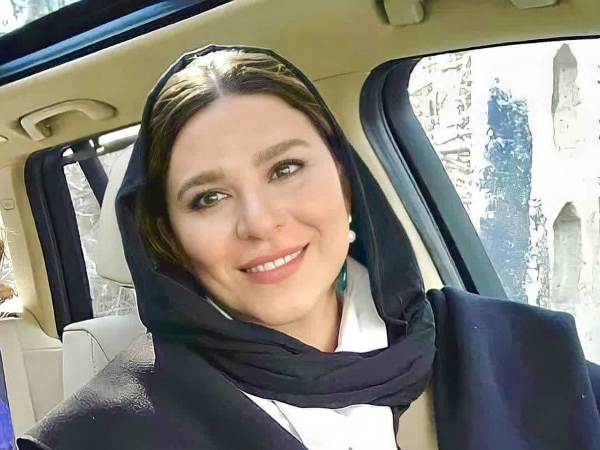 شباهت زیاد سحر دولتشاهی به خواهرش که در خارج زندگی می کند