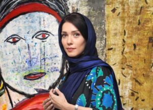 قایق سواری شهرزاد کمال زاده در جزیره هرمز