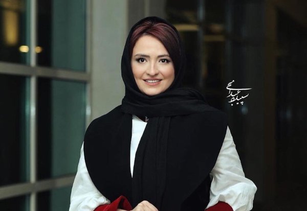 شوکه شدن گلاره عباسی بعد از دیدن چهره خودش در آینه