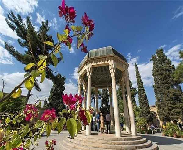 شباهت زیاد یک دختر شیرازی هنرمند به بهاره رهنما