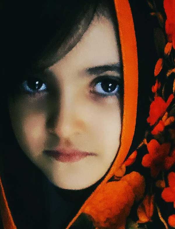 ست فقیهه سلطانی و دختر زیبایش گندم ست شال قرمز مشکی فقیهه سلطانی و دختر زیبایش گندم