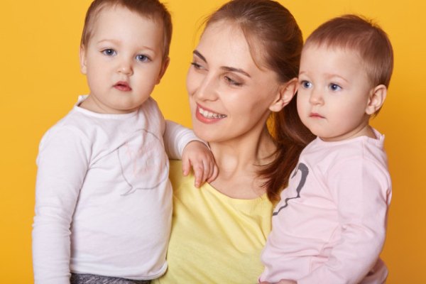 دوقلوزایی دوقلوهای مجری