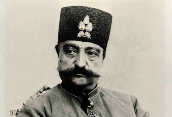 قابی از چهره واقعی ناصرالدین شاه , مادرش و خواهرش