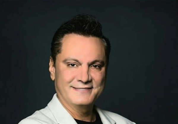 زهره حمیدی در رستوران سنتی فرشید نوابی