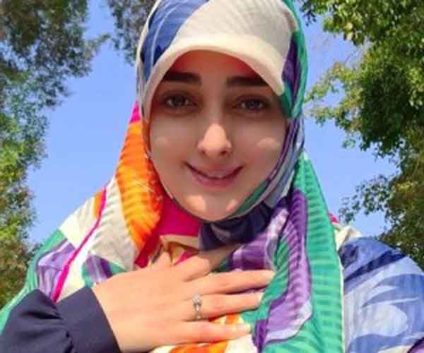 روسری ستاره سادات قطبی