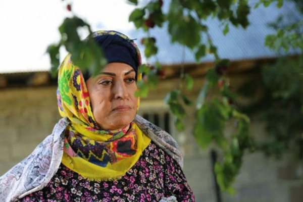 بازیگر زن معروفی که با دستفروش مترو اشتباه گرفته شد!