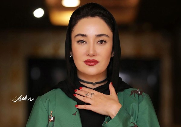 موتورسواری حرفه ایی بهاره افشاری در خیابان معروف تهران