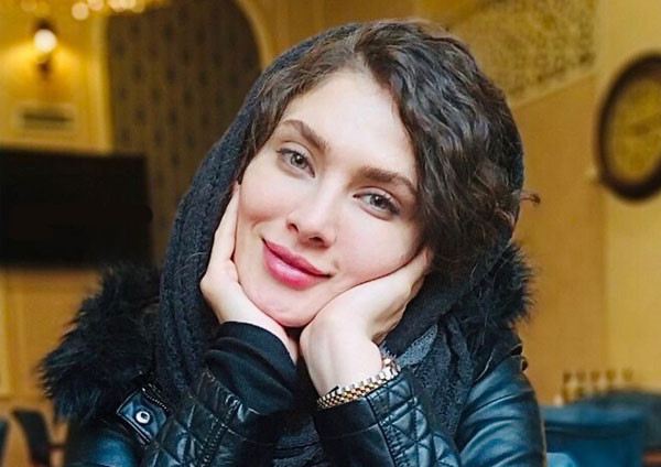 ساناز سعیدی با لباس عروس