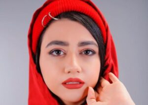 شباهت بی نظیر دختر جوان به سرنا امینی بلاگر معروف