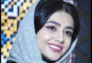 طنز جالب سرنا امینی از تفاوت سالگرد ازدواج در ایران و خارج