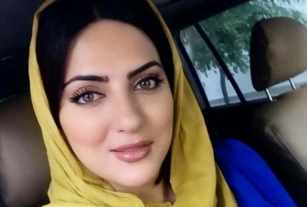 خوشگذرانی هلیا امامی با لباس سنتی زیبا در پاریس