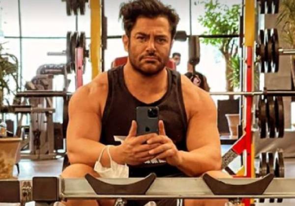 بازیگر معروف صبحانه رضا گلزار