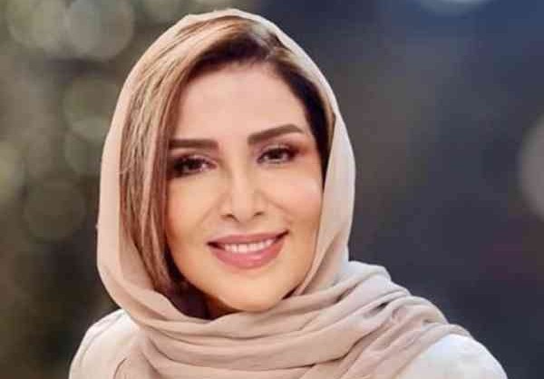 پز دادن ژیلا امیرشاهی به خیابان زیبای دانشگاهش در کانادا