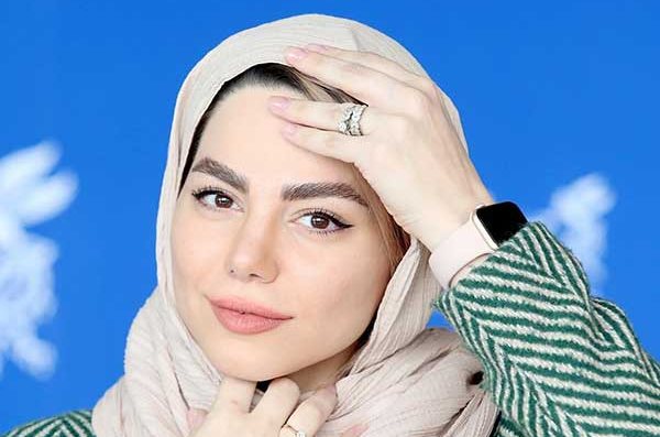 جمع خواهرانه مجری معروف در خانه مادرشان به صرف صبحانه