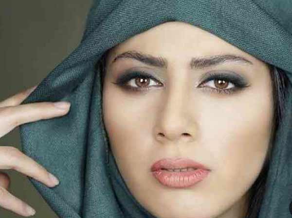 دلنوشته زیبا و غمگین مونا فرجاد وقتی 10 ساله بود و با مارال همکلاسی