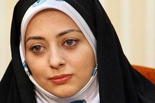 مکانی زیبا در بازار بزرگ تهران برای رفع خستگی نفیسه روشن و دوستش