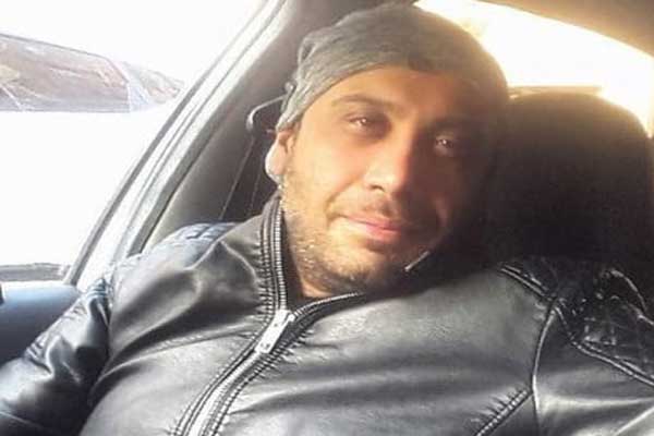 لوس بازی محسن چاوشی در یک سلفی عاشقانه با مادرش