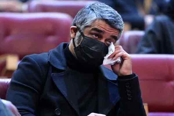 ترس جالب عادل فردوسی پور از سرفه های کرونایی بازیگر سینما