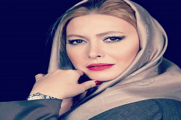 بازی درخشان فریبا نادری در نمایش قصهی ترانههای ماندگار