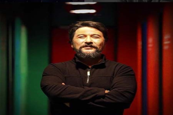 چهره مادر “ امیرحسین صدیق” سیبی است از وسط با پسرش نصف شده باشد