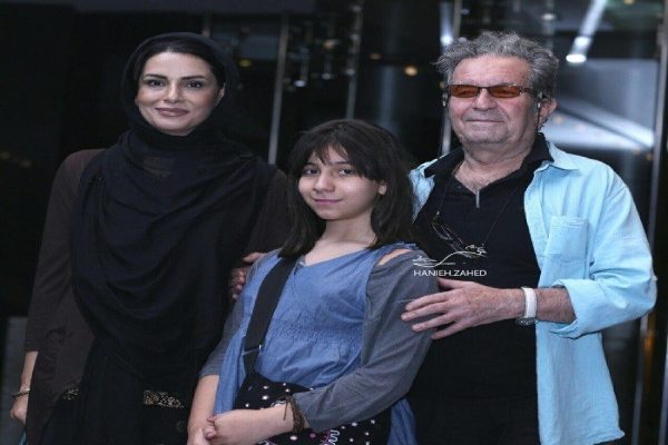 روزهای خوش مونا مهرجویی دختر 17 ساله داریوش مهرجویی در کنسرت خواننده معروف