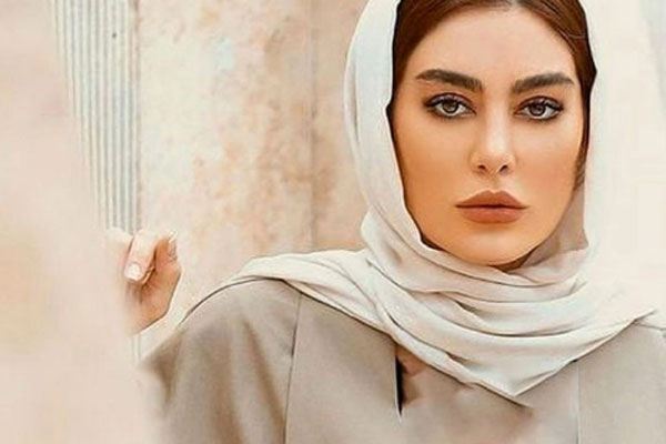 نقاشی های قاب شده در خانه جدید سحر قریشی