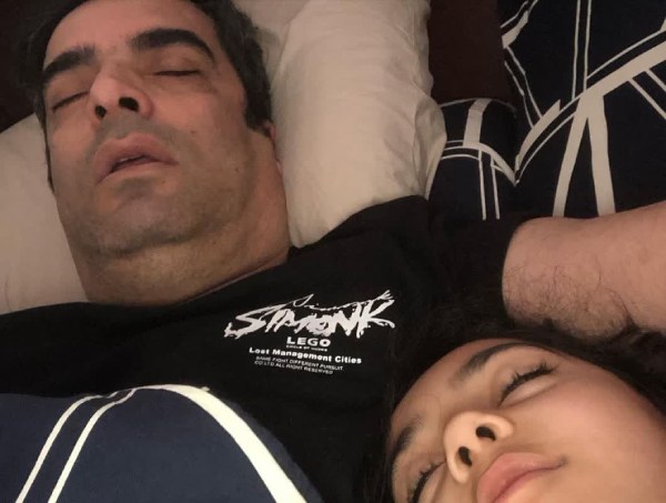 منوچهر هادی با دخترش