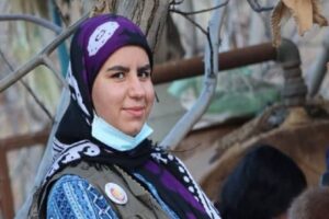 باورتان می شود این تصاویر از چهره واقعی صهبا شرافتی بازیگر نون خ باشد