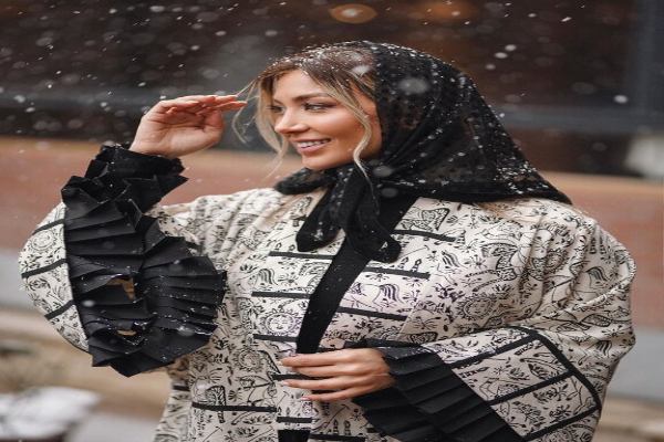 آشپزی دلچسب مینا مختاری در یک روز تعطیل «کریپسی نودل با چکن تریاکی»