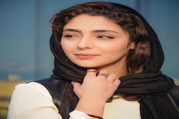 عکس خاص و هنری «هستی مهدوی‌فر» در یک روز شاد از زندگی اش