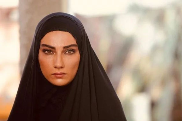 سی و دومین سال تولد محیا دهقانی بازیگر مستوران با تم زمستان