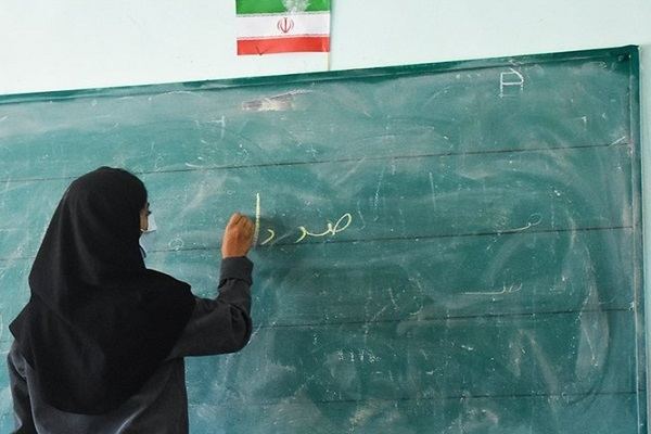 نقاشی های جالب یک معلم خوش ذوق روی برگه‌های امتحان دانش آموزان
